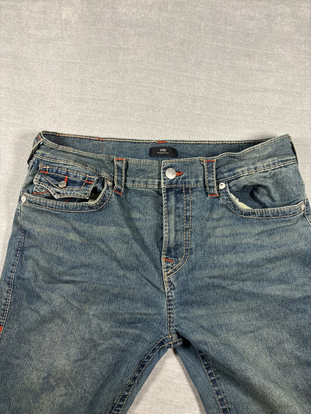 True Religion dark wash skinny jeans with red stitching #skinnyjeans